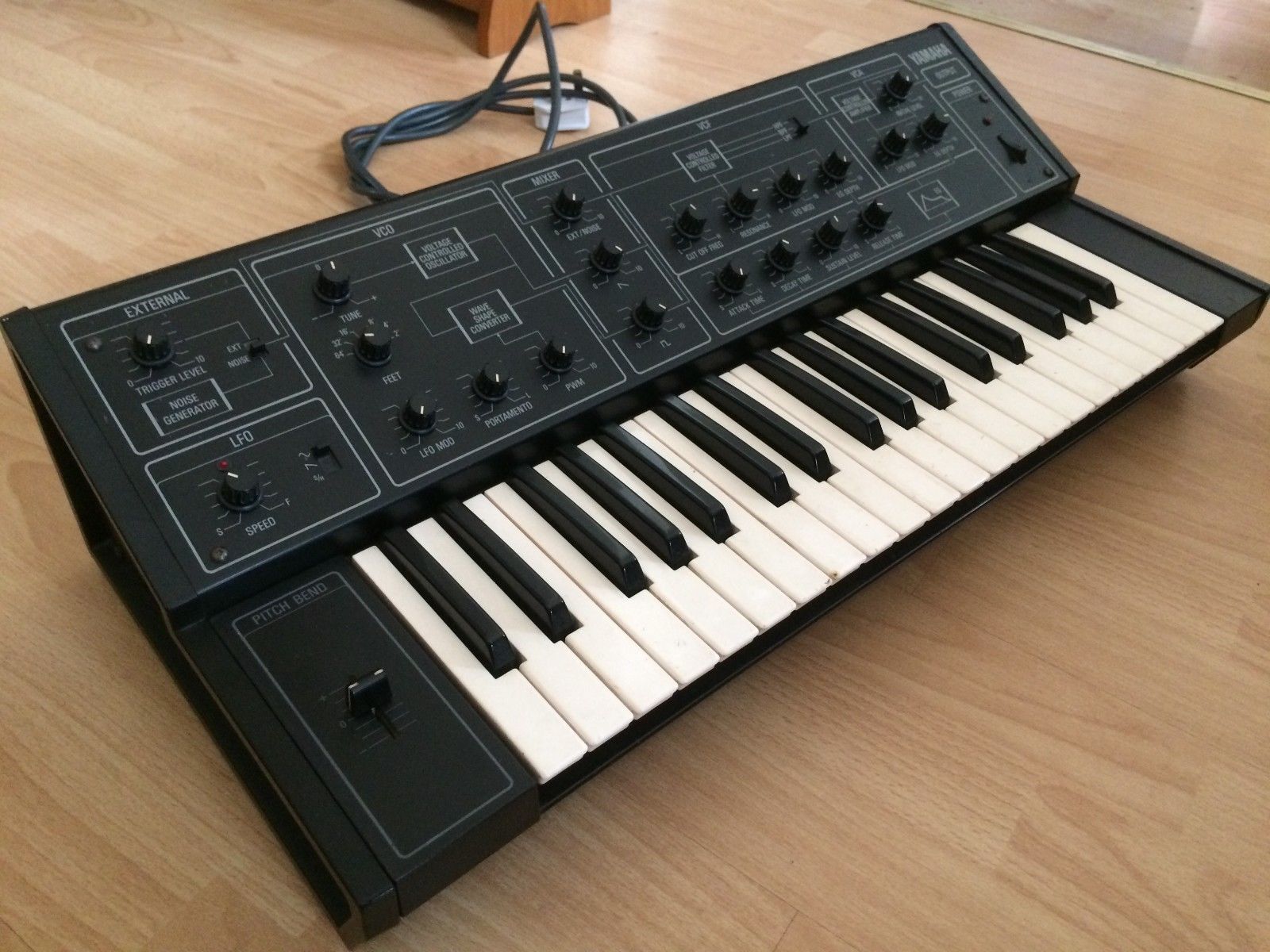 Html5 synthesizer. Yamaha cs5. Yamaha cs856. Yamaha cs660a. Yamaha cs10.