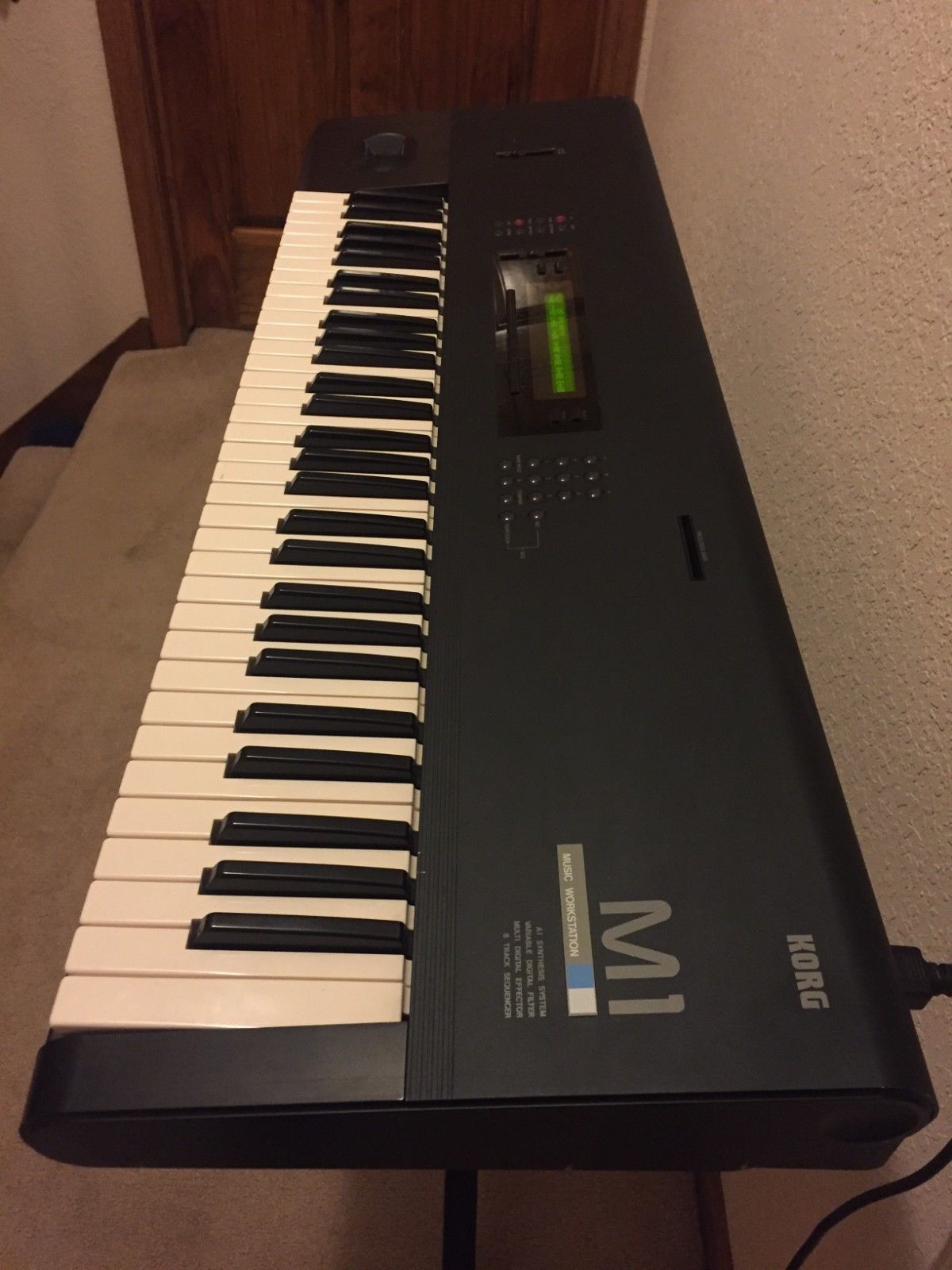 Korg m1. Korg m01. Корг m1. Синтезатор Korg m1. Korg m1 DAC.