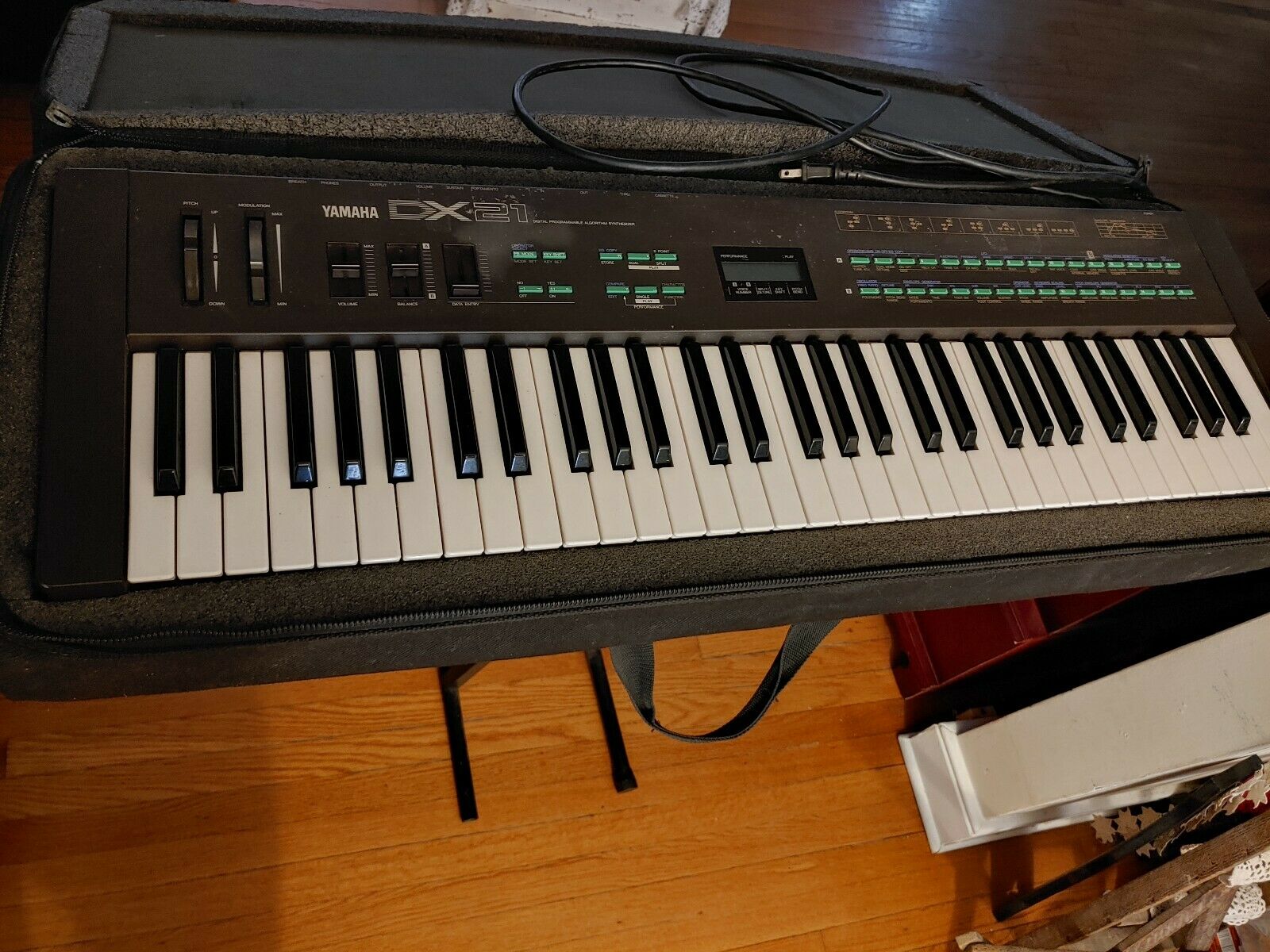 DX21 Synthfind