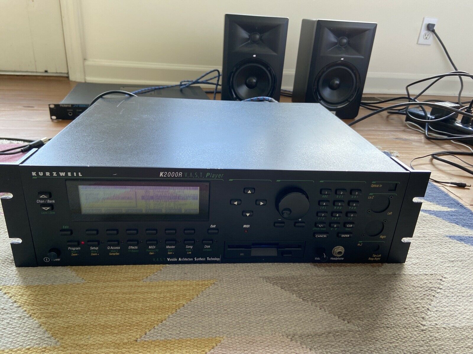 what battery does the kurzweil pc2x use what battery does the kurzweil pc2x use